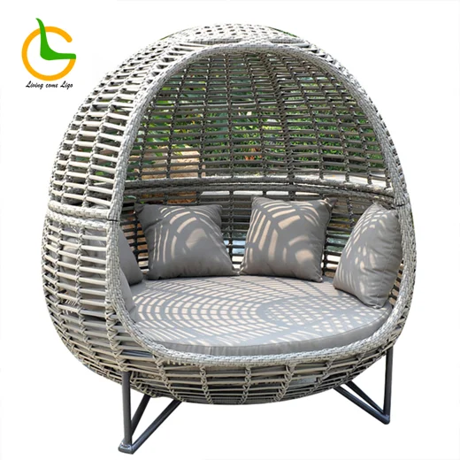 LG372 Wicker-Style Outdoor Day bed