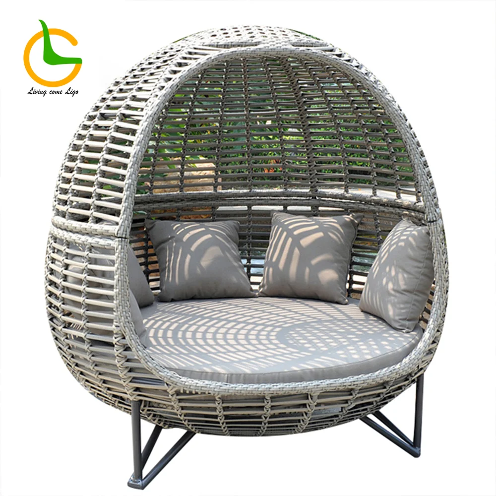 LG372 Wicker-Style Outdoor Day bed