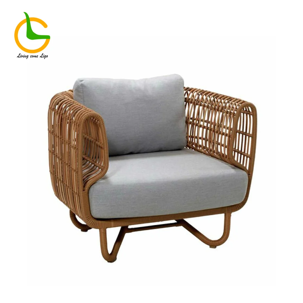 LG373-1 Wicker-Style Outdoor Single Sofa