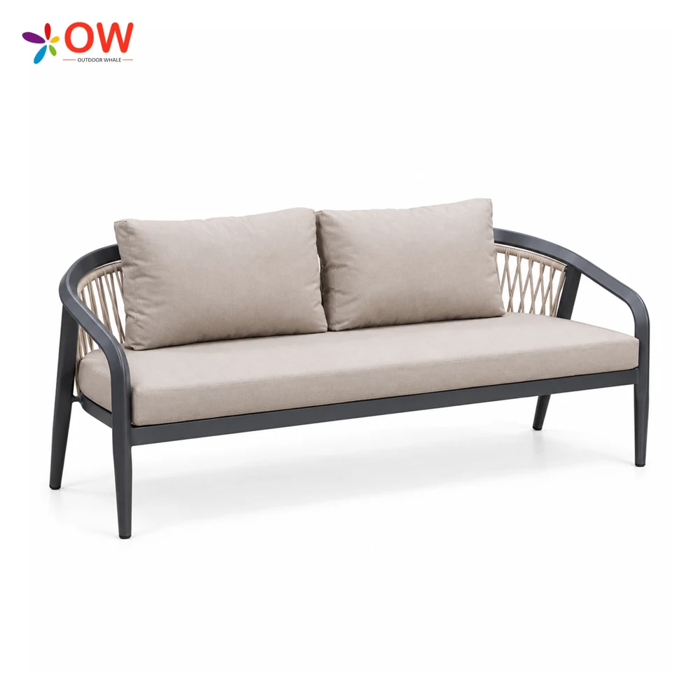 LG609-2 Two-seat sofa with 10 cm seat cushion, back cushions + two patterned 45×45 cm throw pillows